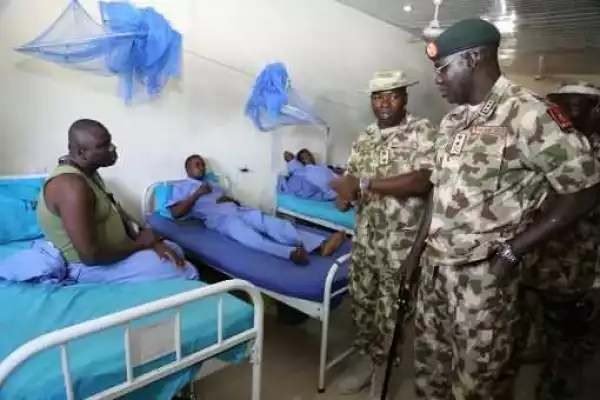 Photos: Lt Gen TY Buratai visits wounded troops at hospitals in Maiduguri, Borno State